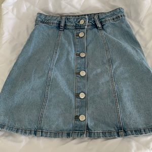 Cute h&m button skirt